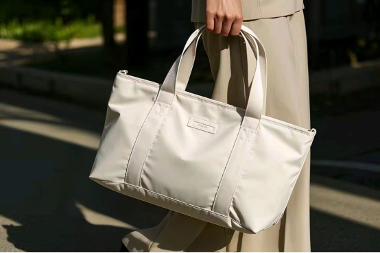 Canvas Bags Explained: Benefits, Uses, and Why They’re So Popular